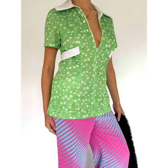 60s vintage green floral print collared zip up short sleeved blouse with pockets - Picture 6 of 8